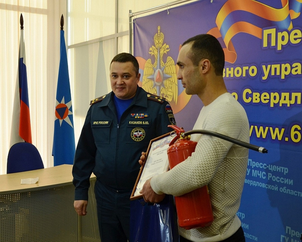 Жителя Екатеринбурга, который спас из пожара троих детей, выселяют из дома