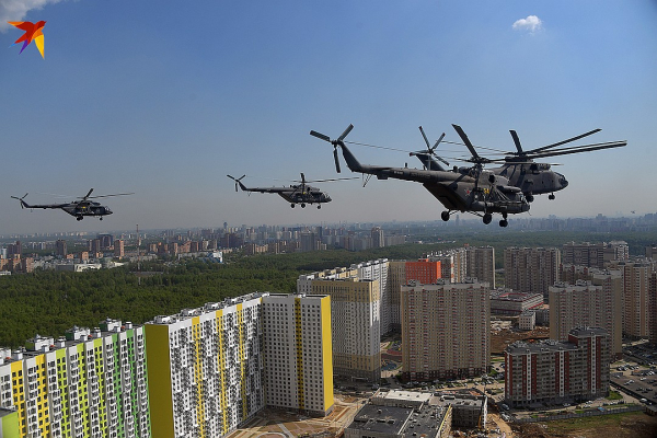 Какой увидят Москву участники воздушного парада над Красной площадью 2019: фоторепортаж с борта вертолета