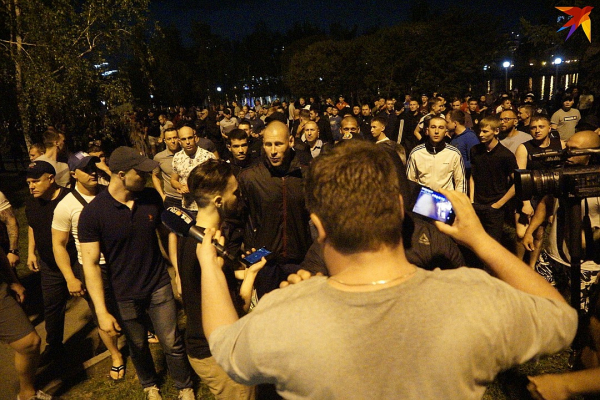 «Это уже война»: на месте сквера у Драмтеатра в Екатеринбурге конфликт перешел в противостояние