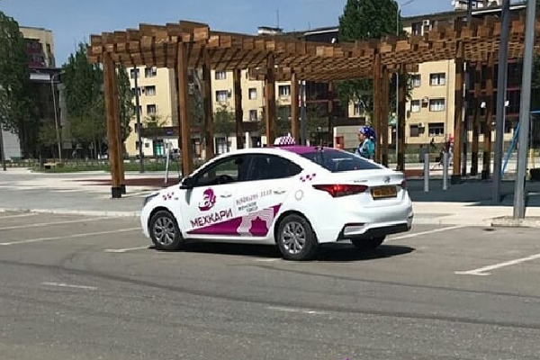 В Чечне заработало первое такси для благочестивых женщин